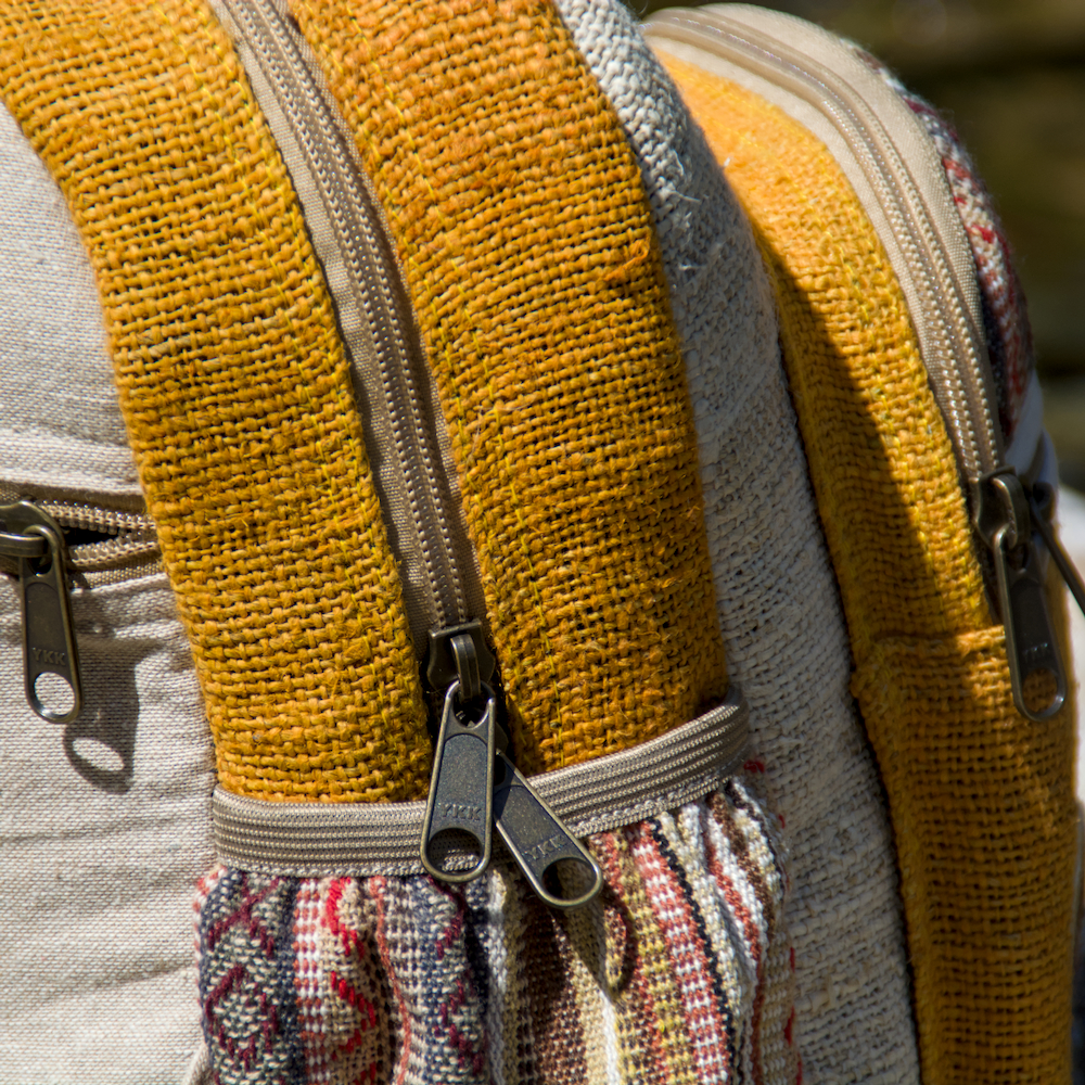Petit sac à dos jaune en chanvre – Image 4